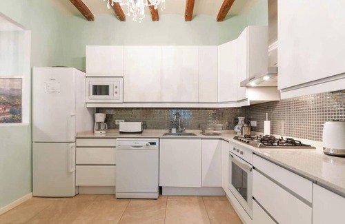 Eixample Apartment | Gorgeous apartment on sought after pedestrian street - Casa Granada