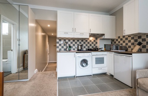 Brondesbury Park Apartment | Gorgeous Apartment-only 12 Minutes by Tube to Oxford Street!