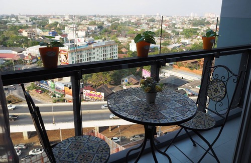 Chiang Mai Apartment | Gorgeous Apartment with Mountain&City View