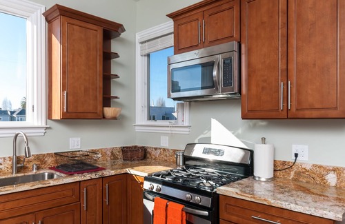 Ralph Bunche Apartment | GORGEOUS APARTMENT WITH CITY VIEWS