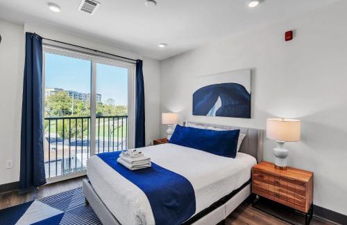 Rolling Mill Hill Apartment | Gorgeous Apt for 8 with Rooftop & Gym Near DT