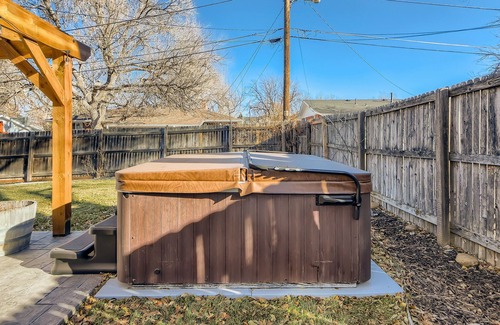 Lamar Heights Area House | Gorgeous Arvada Home-Whole house-Hot tub!