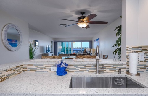 Siesta Key Condo | Gorgeous Bay View, WiFi/Cable, Walk to Beach, 2 Heated Pools, Tennis/Pickleball | Updated Baths!