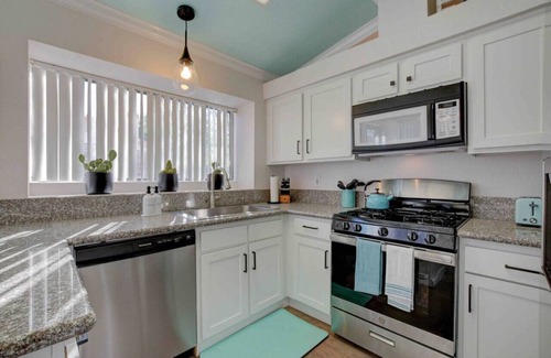 Paradise Valley House | Gorgeous Boho 3BR Home Private Spa! 8 min to Strip