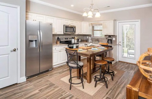 Townsend Condo | Gorgeous Cades Cove Condo with Community Pool!