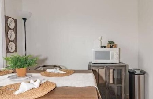 Medford House | Gorgeous California Casual Organic Modern Townhome