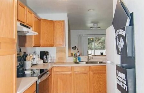 Medford House | Gorgeous California Casual Organic Modern Townhome