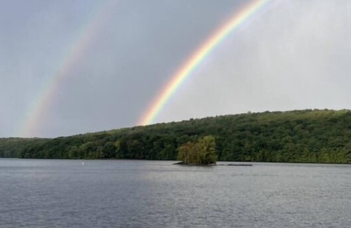 New Fairfield House | Gorgeous Candlewood Lake Lake House