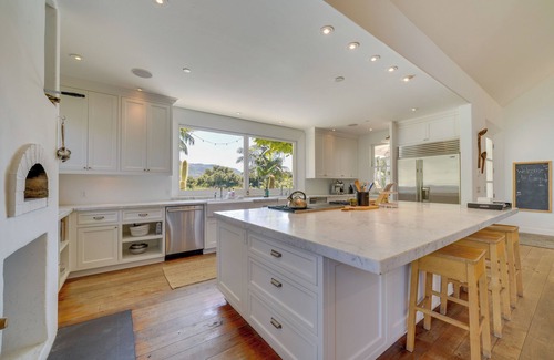 Carpinteria House | Gorgeous Carpinteria Home: Pool, Spa, Fireplaces!
