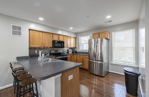 Navy Yard House | Gorgeous Central and Spacious 3 BR Rare DC Townhome
