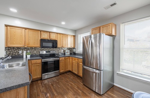 Navy Yard House | Gorgeous Central and Spacious 3 BR Rare DC Townhome