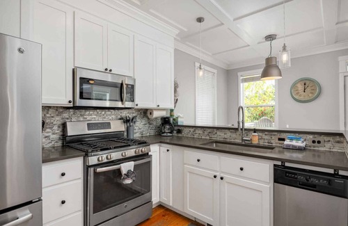 Lincoln Beach House | Gorgeous Coastal Bella Beach Escape, Pet Friendly, Private Deck w/Hot Tub, Short Walk to Beach
