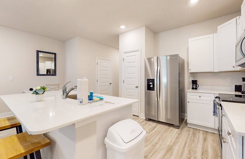Gulf Breeze House | Gorgeous coastal home with plenty of space and close to everything