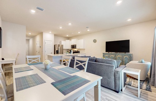 Gulf Breeze House | Gorgeous coastal home with plenty of space and close to everything