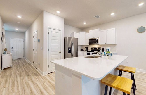 Gulf Breeze House | Gorgeous coastal home with plenty of space and close to everything