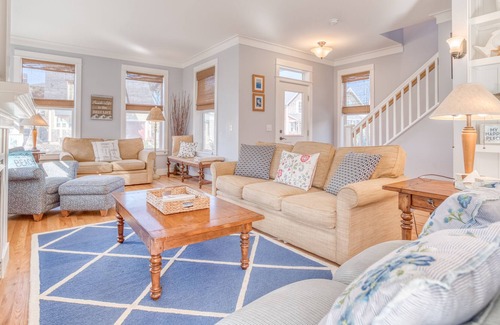 Olivia Beach House | Gorgeous Craftsman 3-Bedroom Has Private Deck, Hot Tub & Olivia Beach Amenities!