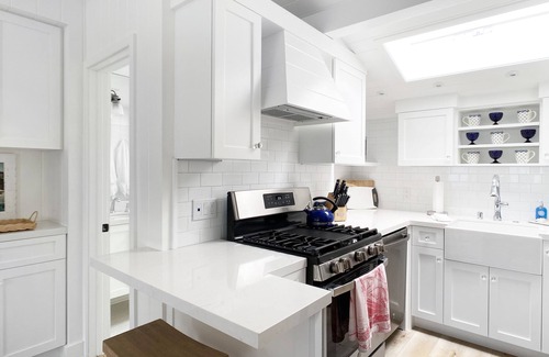 Laguna Beach House | GORGEOUS DESIGNER COTTAGE 3 Min. Walk to Beautiful Beaches!