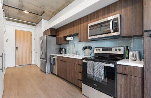 Rio Grande Apartment | Gorgeous Downtown 1BD 1BA - BEST views & Amenities