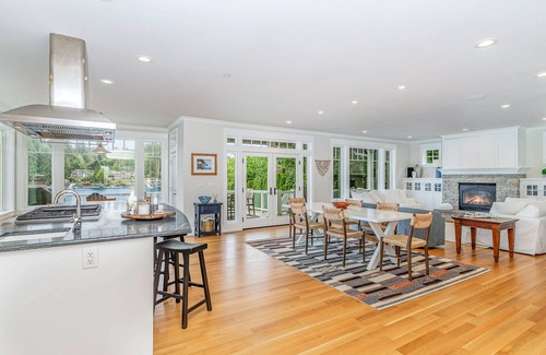 Gig Harbor House | Gorgeous family-friendly waterfront island home w/private dock, panoramic views
