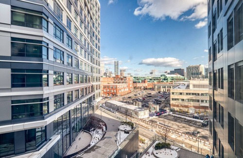 Fenway–Kenmore Apartment | Gorgeous Fenway 1BR w/W/D, Roof & Gym, nr Fenway Park, by Blueground