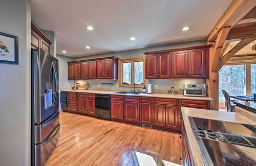 Franklin House | Gorgeous Franklin Getaway w/Deck, Mountain Views!