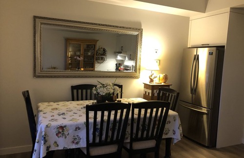 North End House | GORGEOUS FULLY FURNISHED CONDO 2 BLOCKS TO BEACH
