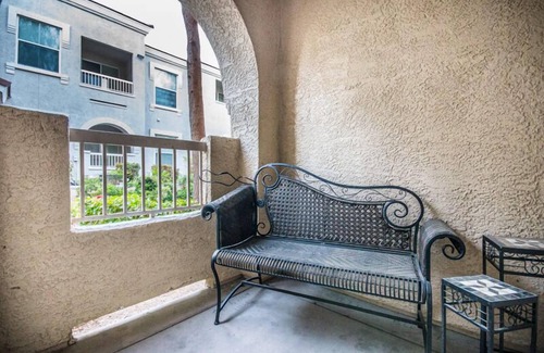 Spring Valley Condo | Gorgeous Gated Condo Summerlin Clean Comfort minutes from Strip, Red Rock