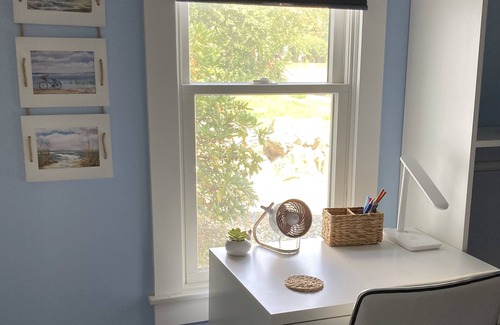 Dennis House | Gorgeous historic home sleeps 8 walk to everything!