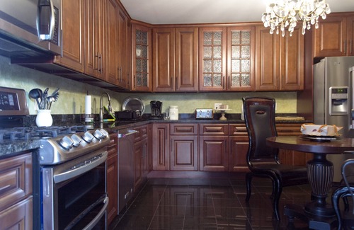 Peconic House | Gorgeous Historical 6 bdrm House close to vineyards and breweries,