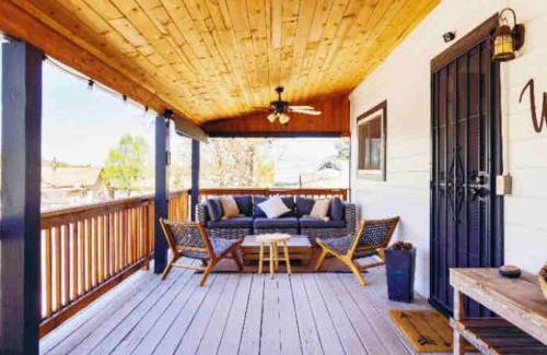 Williams House | Gorgeous Home-Amazing Yard-Fire Pit-Walk to Town