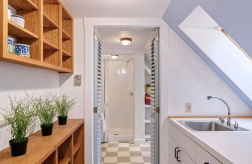 Camden House | Gorgeous Home and Yoga Studio