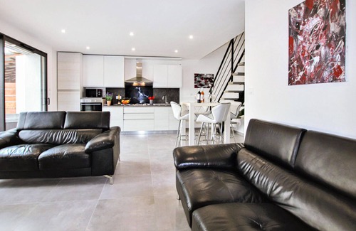 Salon-de-Provence House | Gorgeous home in Salon de Provence