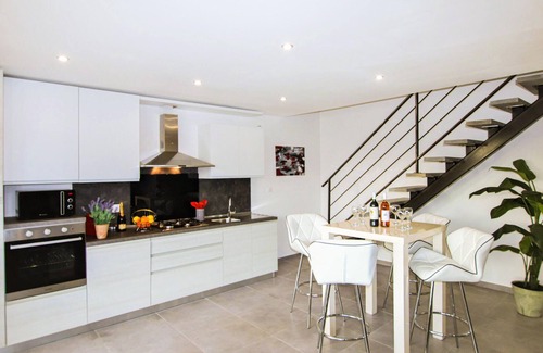 Salon-de-Provence House | Gorgeous home in Salon de Provence