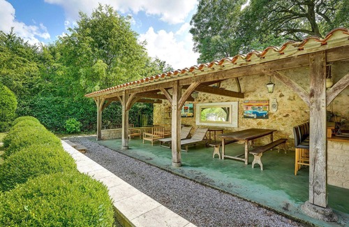 Nieul-le-Dolent House | Gorgeous home in Nieul Le Dolent