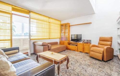 Creixell House | Gorgeous Home In Creixell With Kitchenette
