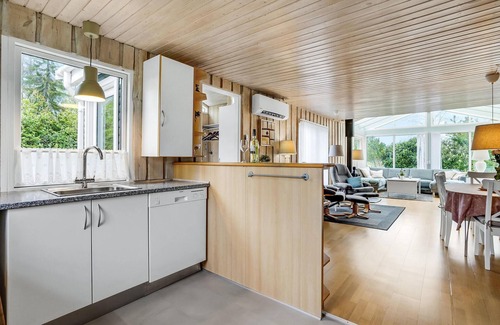 Ebeltoft House | Gorgeous home in Ebeltoft with kitchen