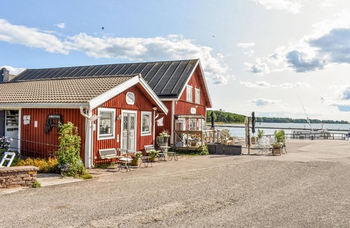 Stora Ror House | Gorgeous home in Färjestaden with WiFi