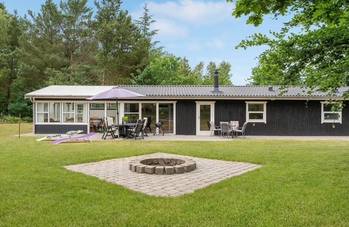 Bønnerup Strand House | Gorgeous home in Glesborg with kitchen