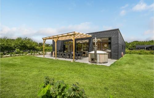 Fjellerup Strand House | Gorgeous Home In Glesborg With Kitchen