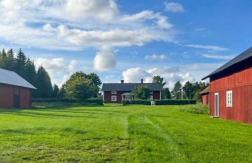 Osterbybruk House | Gorgeous home in Gräsbo with sauna