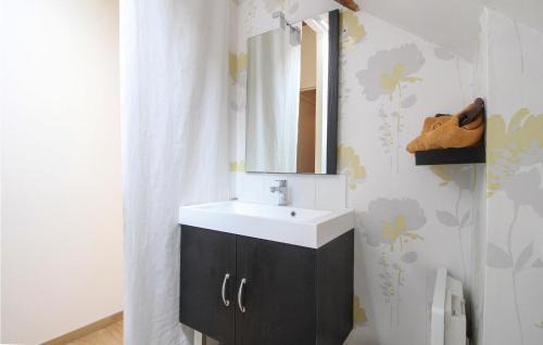 Les Damps House | Gorgeous Home In Les Damps With Wifi