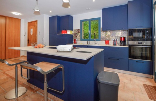 Nessa House | Gorgeous home in Nessa