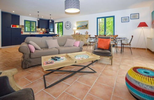 Nessa House | Gorgeous home in Nessa