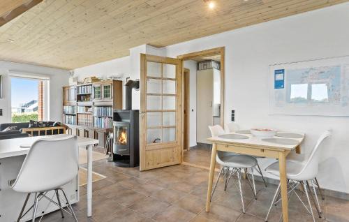 Ronbjerg House | Gorgeous Home In Øster Assels With Wifi