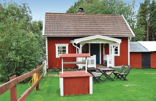 Ruda House | Gorgeous home in Ruda with kitchen