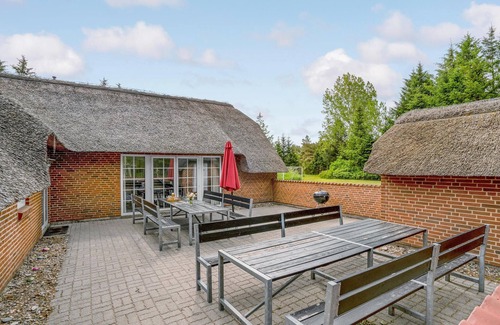 Øby House | Gorgeous home in Ulfborg with sauna
