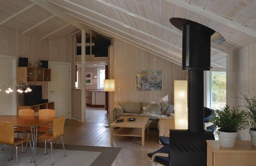 Holloselund House | Gorgeous home in Vejby with WiFi