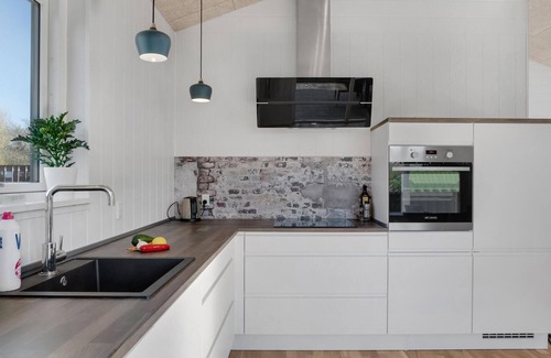 Hoensinge House | Gorgeous home in Vig with kitchen