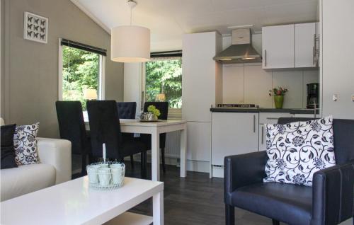 Vorden House | Gorgeous Home In Vorden With Kitchen