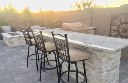 North Gateway House | Gorgeous Home with Pool, Outdoor Firepit and BBQ